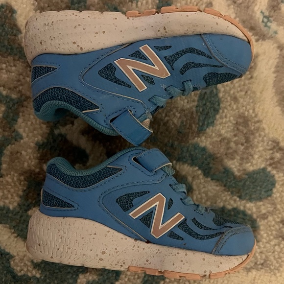 LAST CHANCE! New Balance Sneakers toddler size 5.5 blue and light pink - Picture 3 of 7